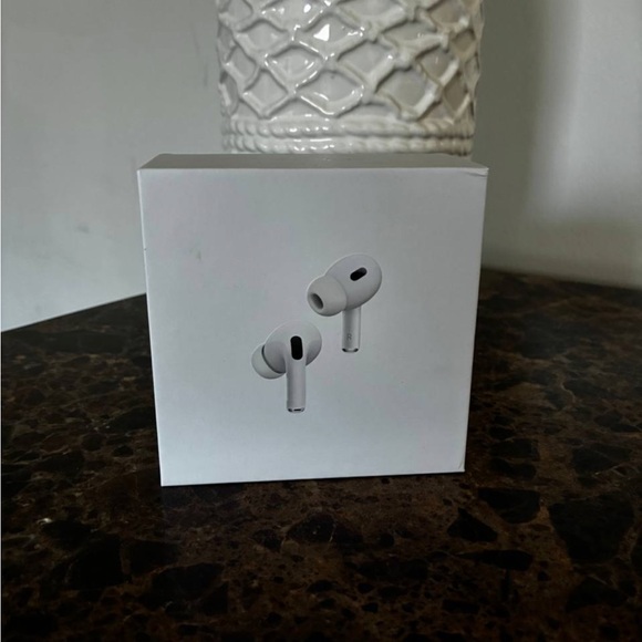 Apple White Earbud Headphones